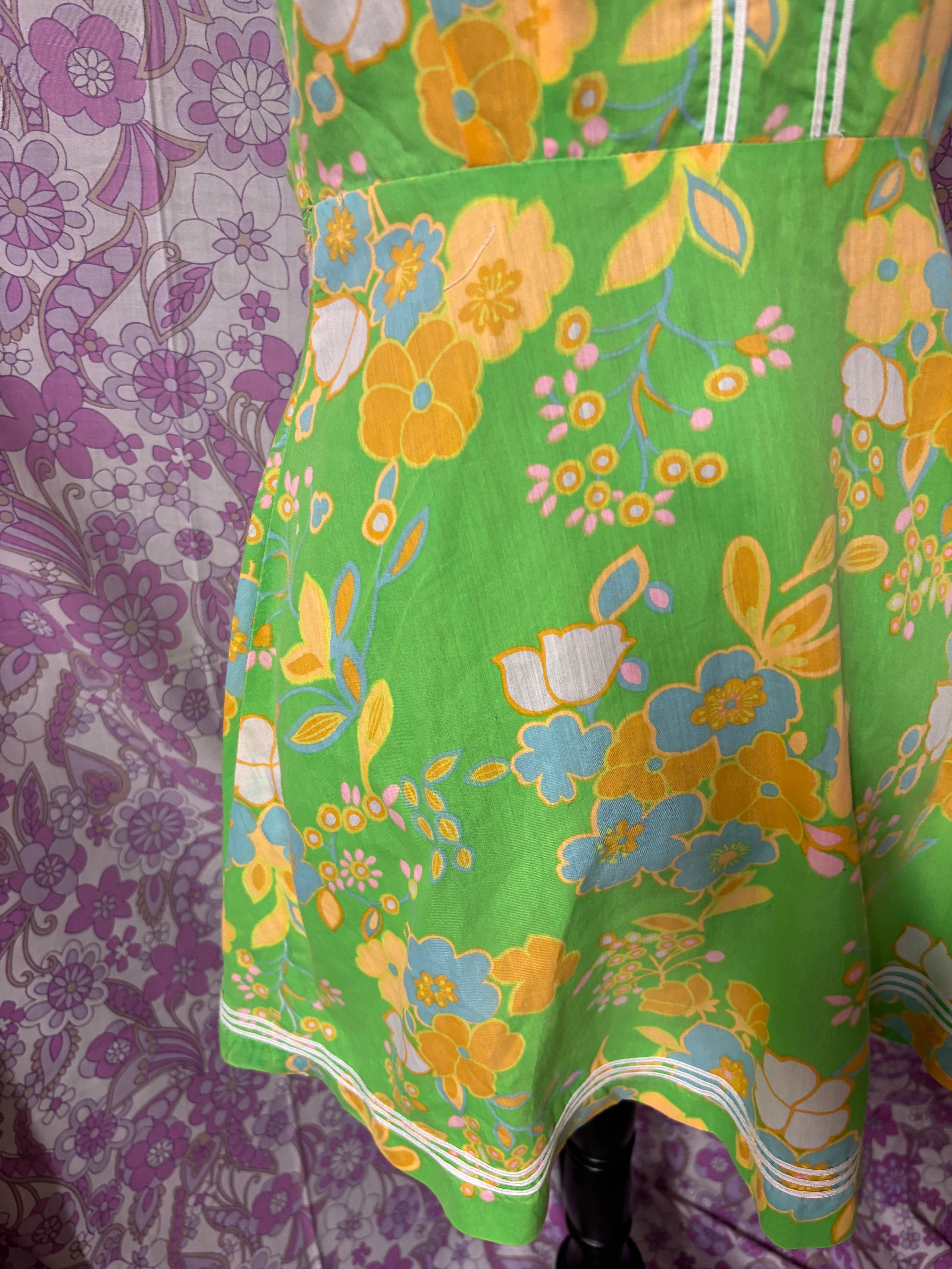 Vintage 1960s Green Floral Peter Pan Collar Dress – Diolen Cotton Size 8