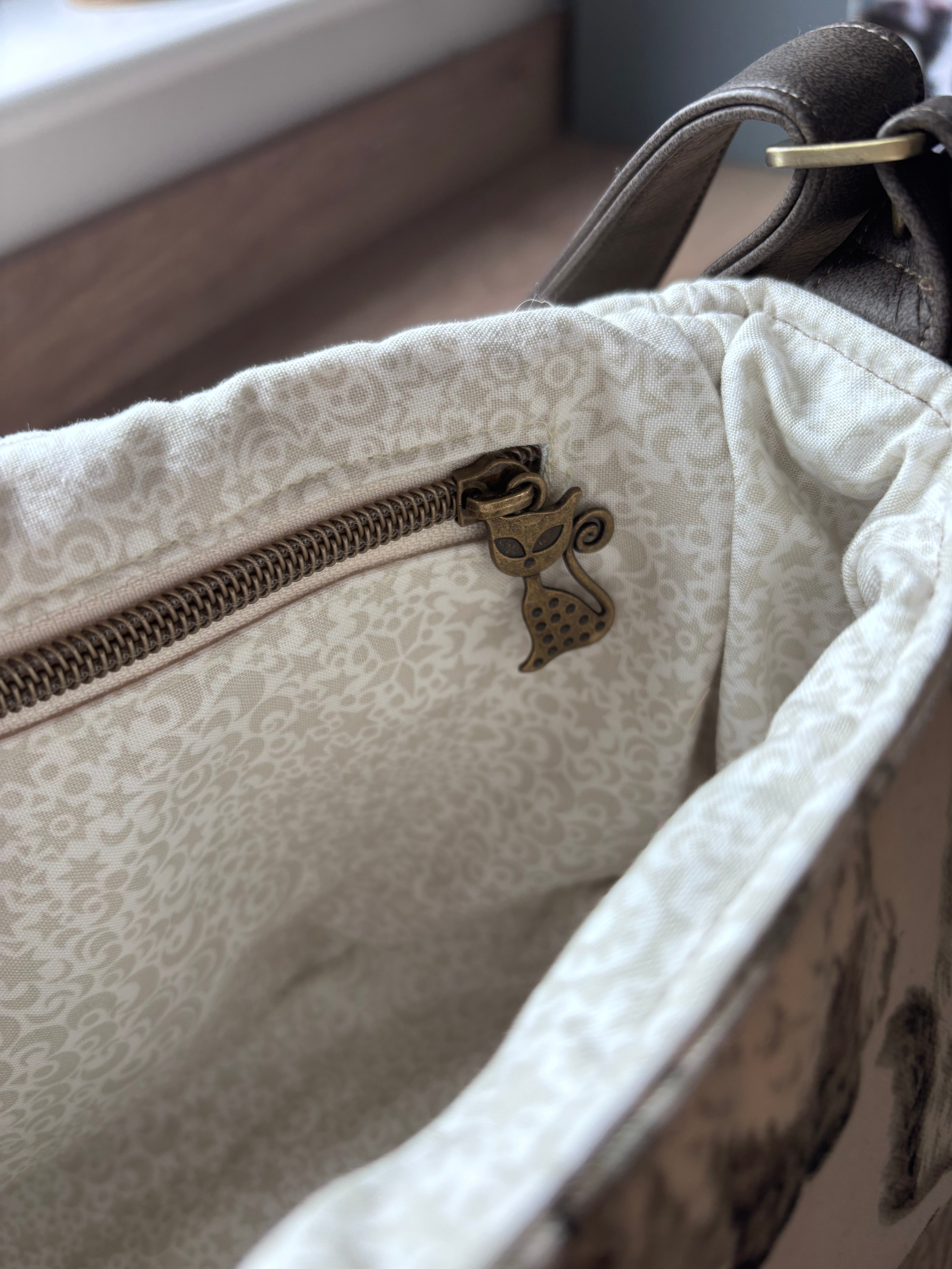 Ragdoll  Himalayan Cat Crossbody Handbag | Handmade Cat Print Shoulder Bag with Pockets | Available in Medium & Large