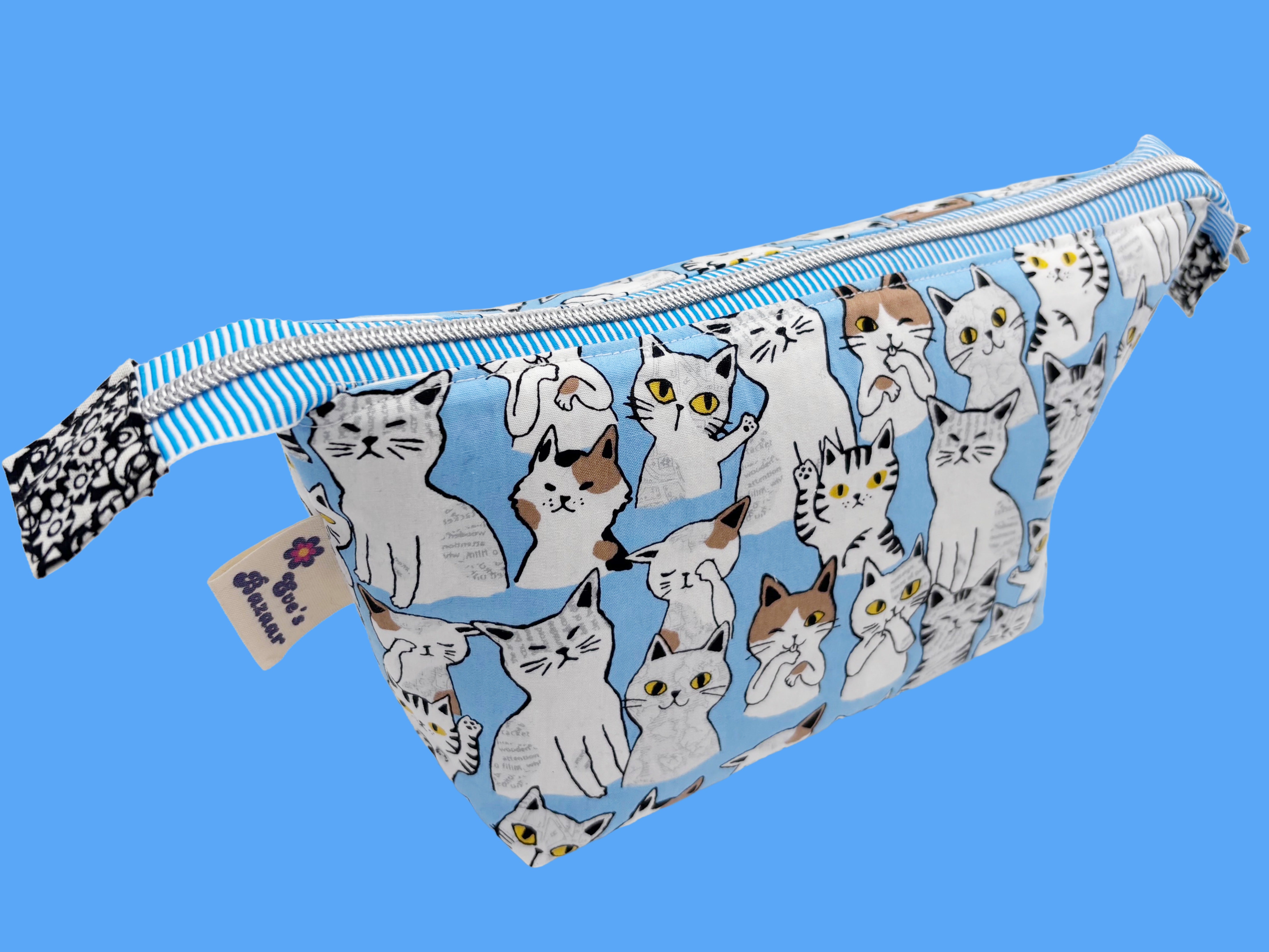 Japanese Cat Cosmetics Bag – Handmade Quirky Makeup Pouch with Star Zip Blue