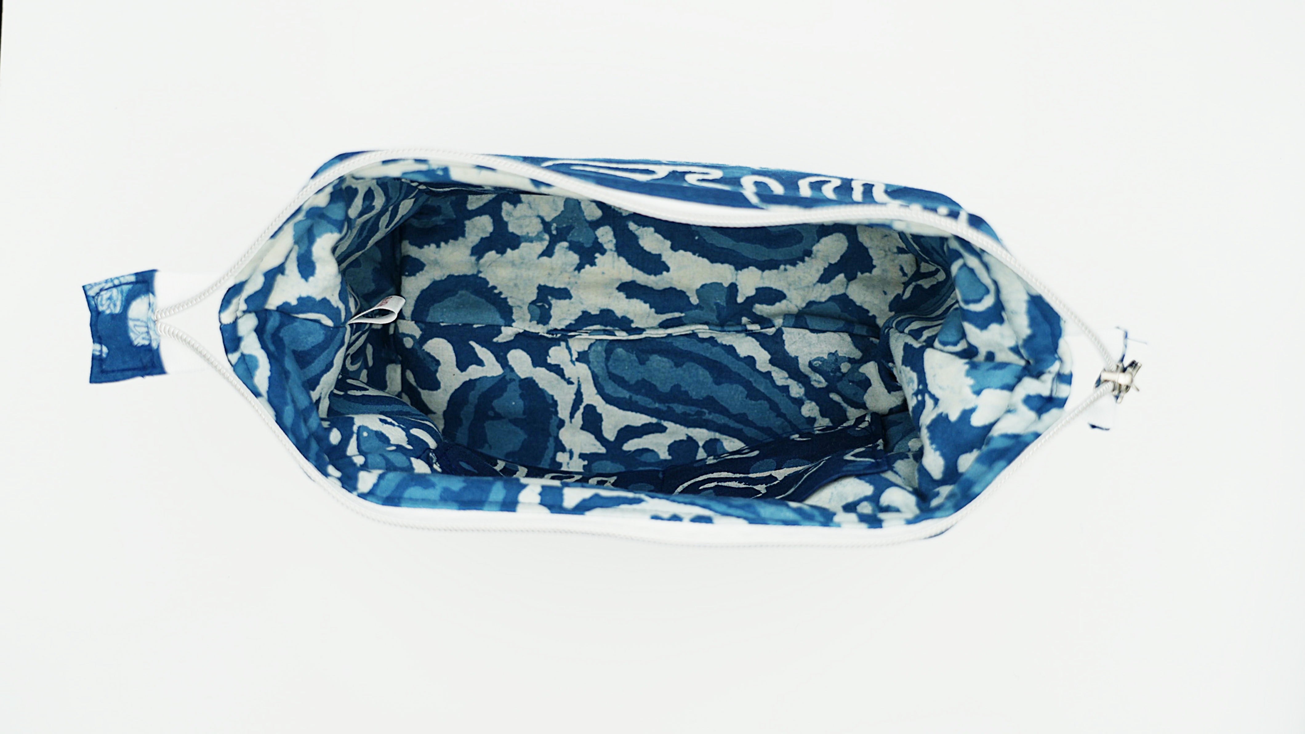 Indigo Cat Print Wash toiletries Bag