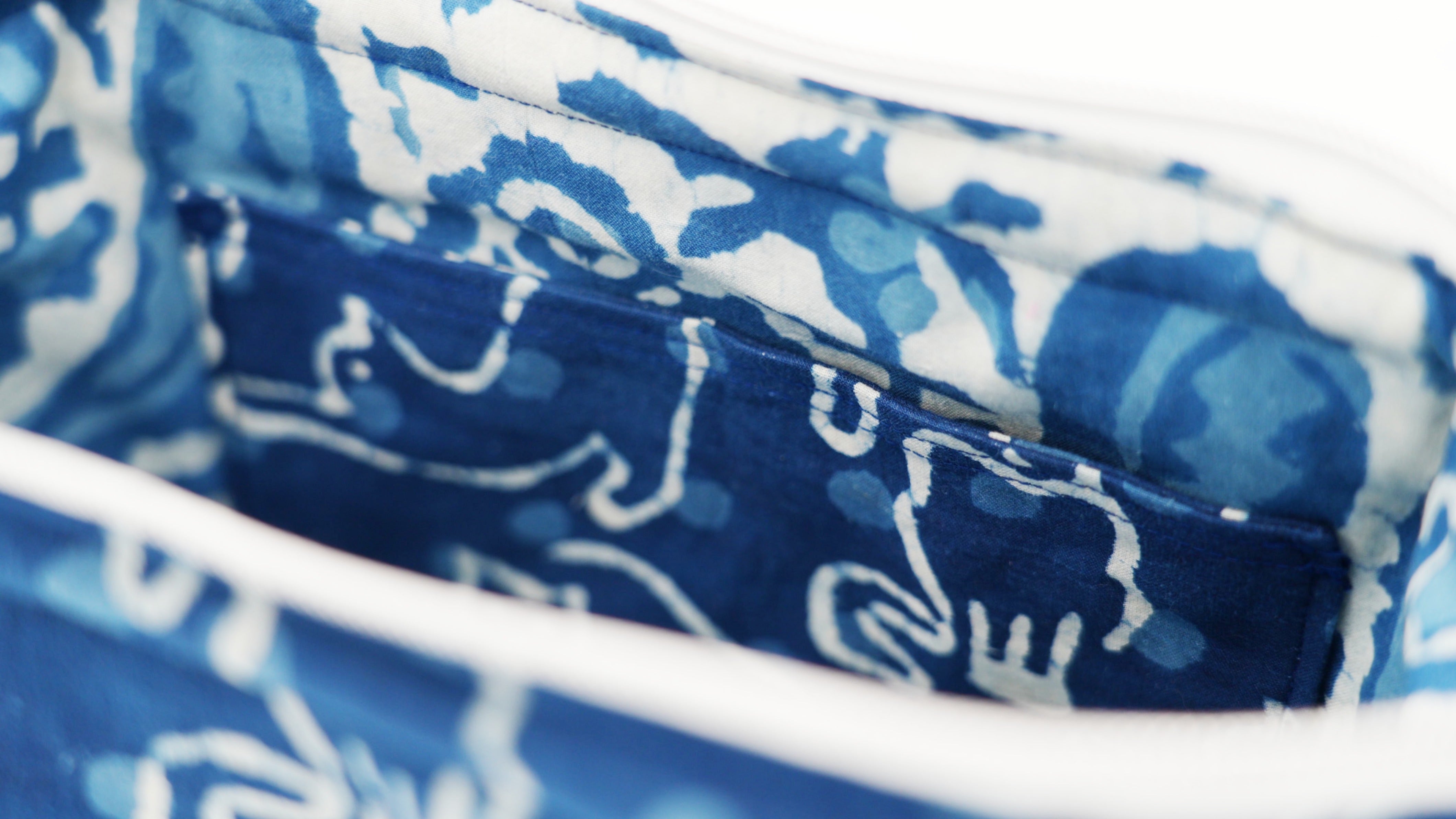 Indigo Cat Print Wash toiletries Bag