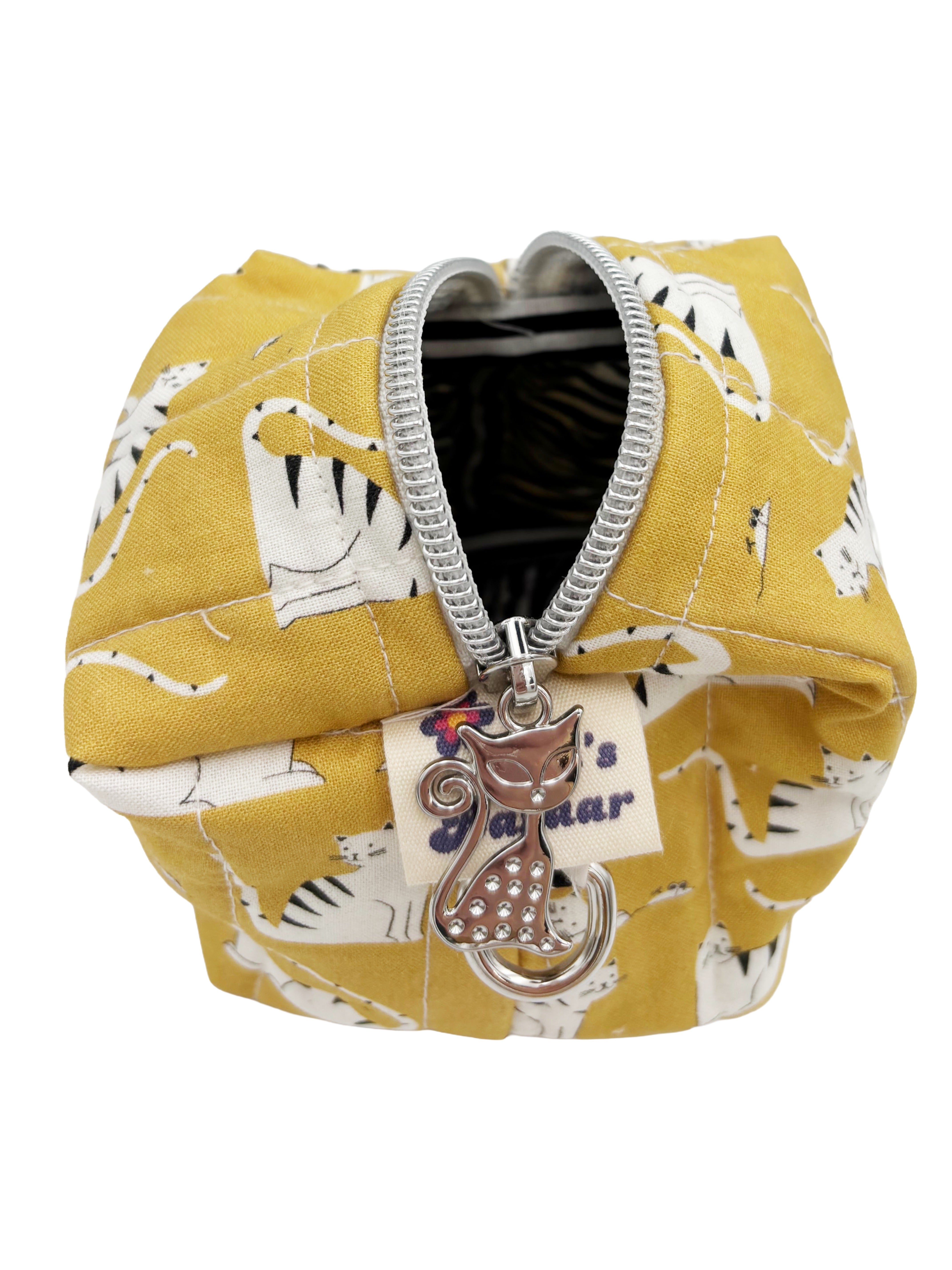 Quilted box pouch mustard tabby cat