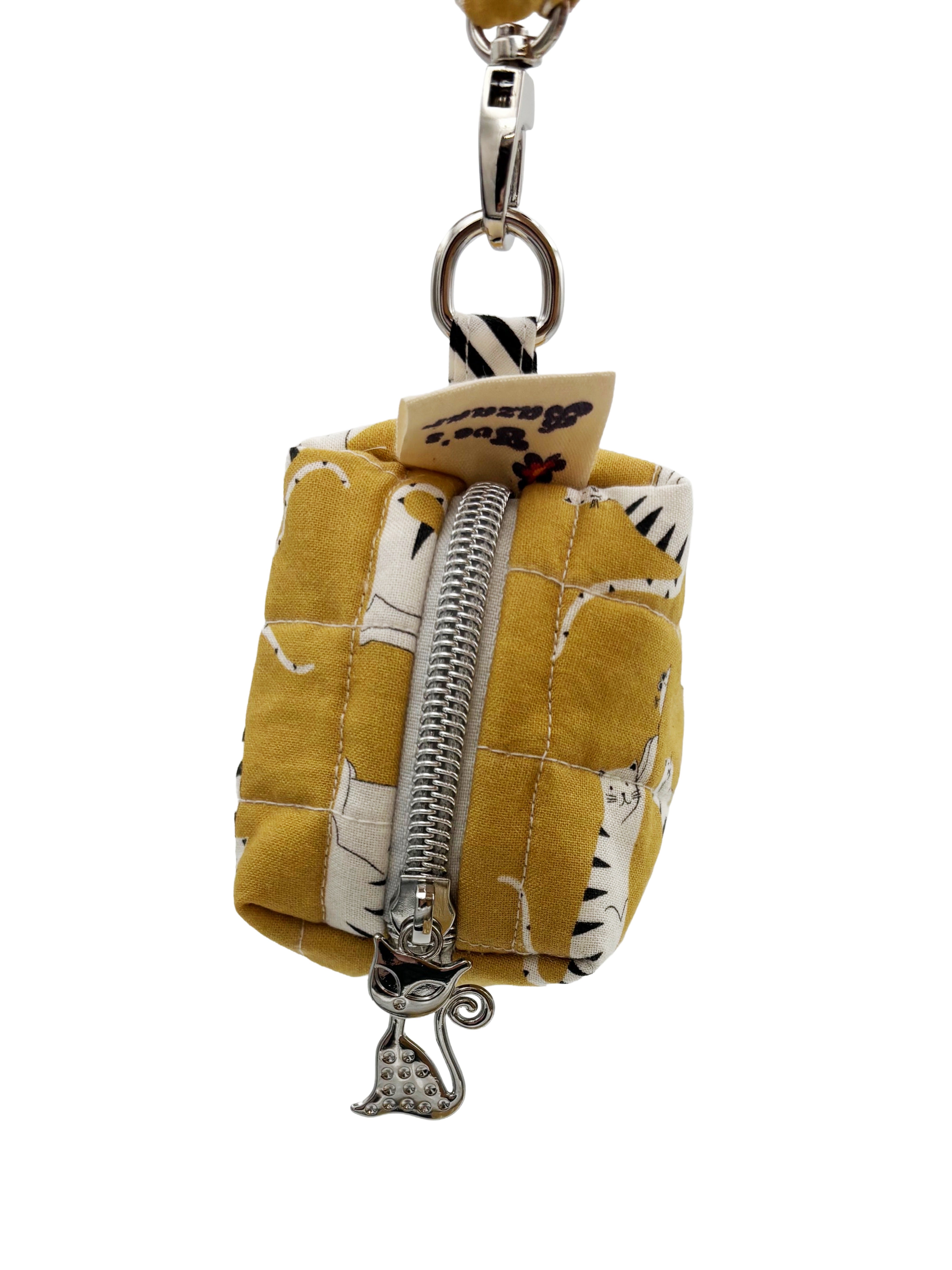 Quilted box pouch mustard tabby cat